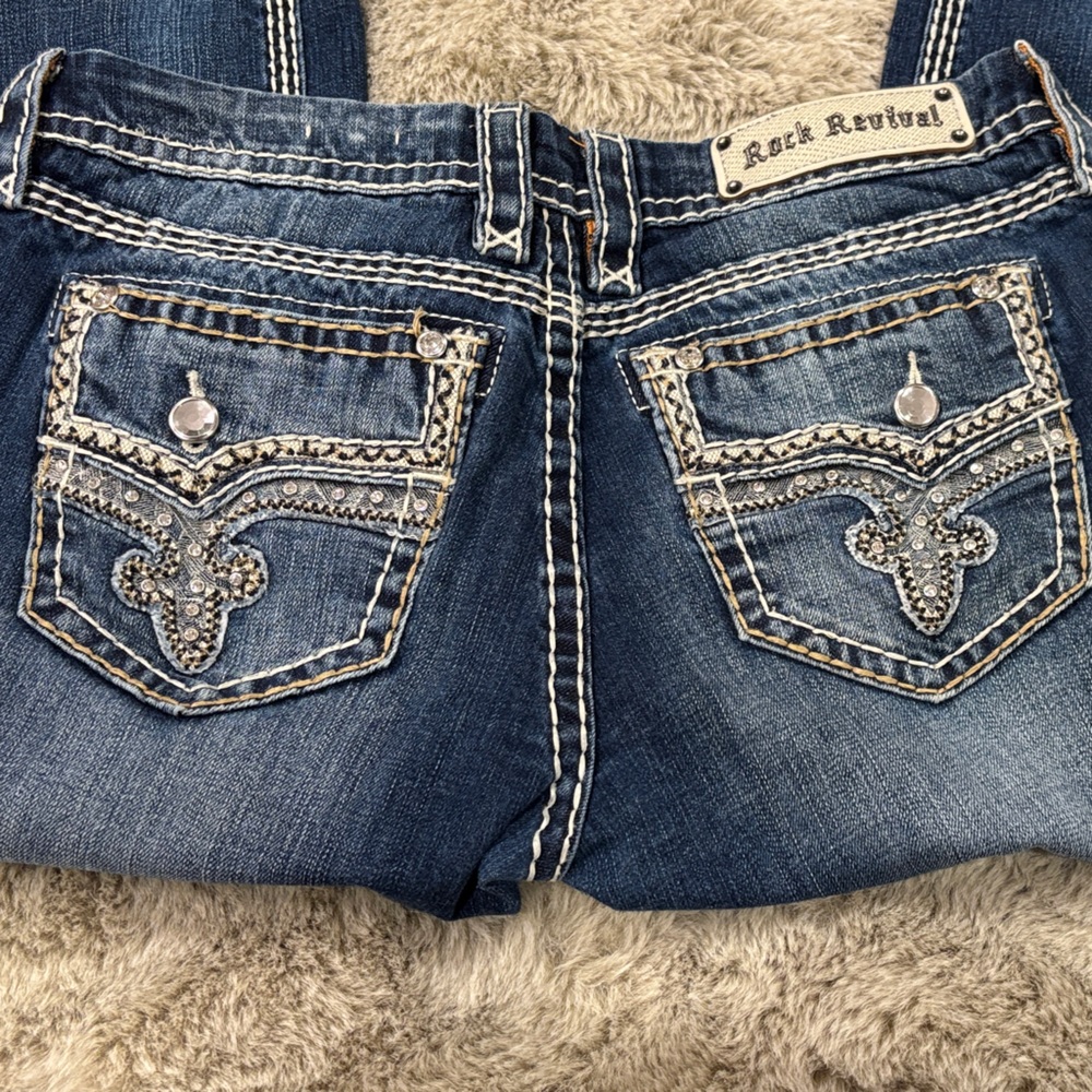 Rock Revival Women's Dark Blue Junia Cut Capri Jeans with White Stitching